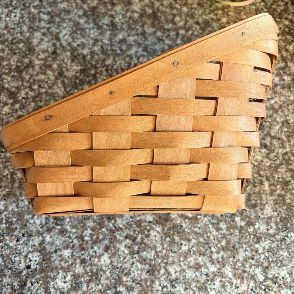 Small 1994 Longaberger Vegetable Basket Only